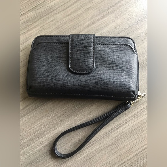 Guess Wallet Black With Wrist Strap - Picture 2 of 5